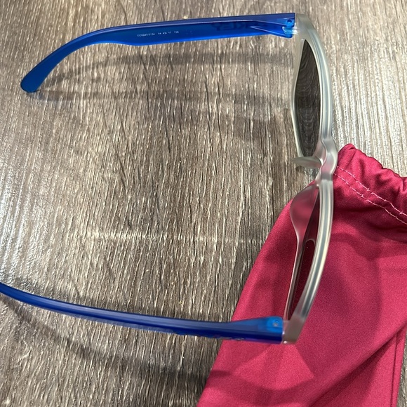 Vintage Oakley Frogskins Sunglasses - Picture 11 of 14